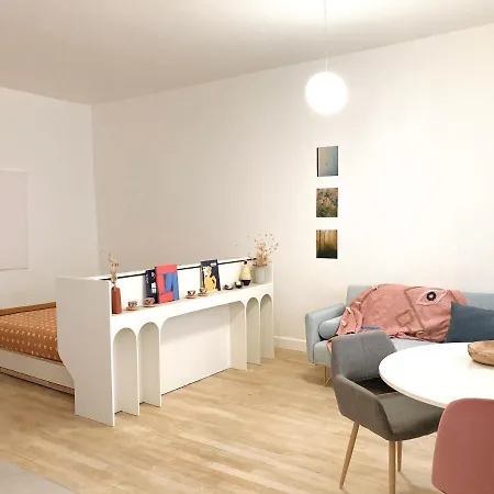 Serene Sixteen - Centre Appartement